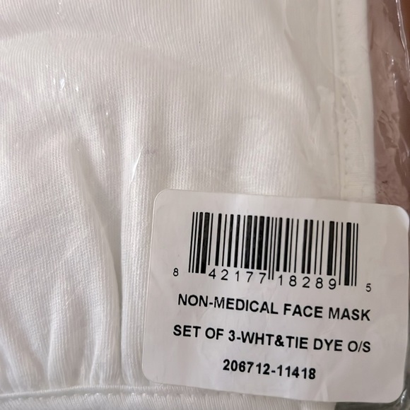 KENDRA SCOTT • Face Masks Set Of 3 - Picture 5 of 5